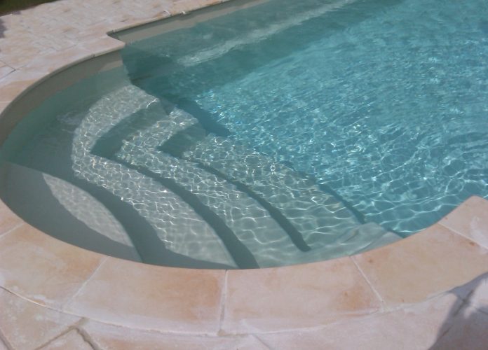 réalisation construction piscine béton traditionnelle à Challans en Vendée
